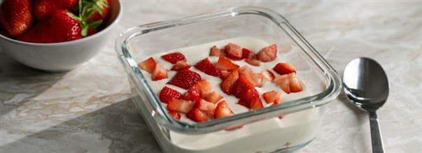 Proteinrig citron- og vaniljecheesecake med jordb�r